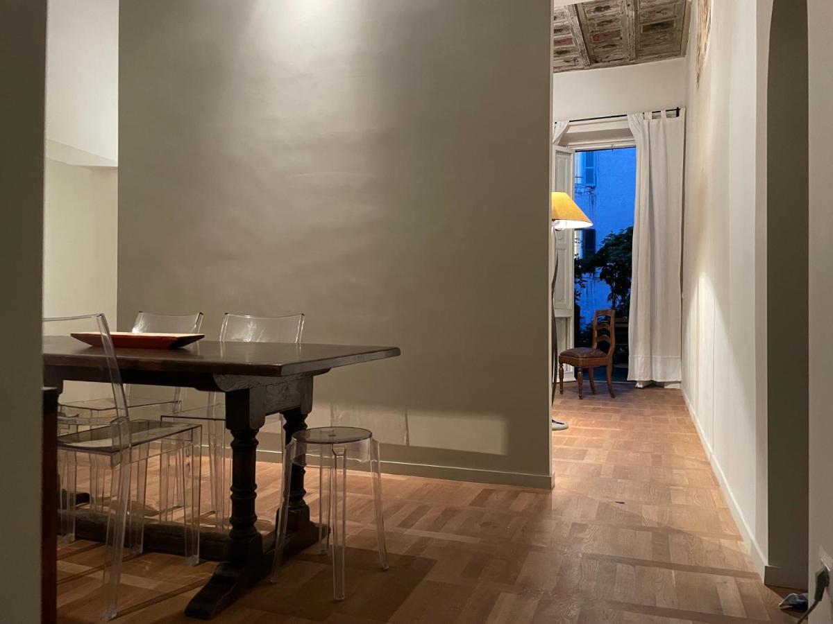 Center, Luxury & History In Via Monserrato Apartamento